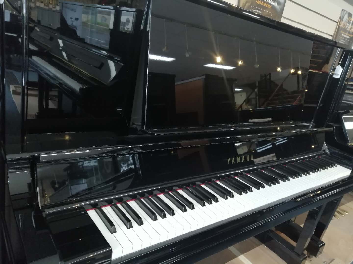 Yamaha Performance Piano UX30BL