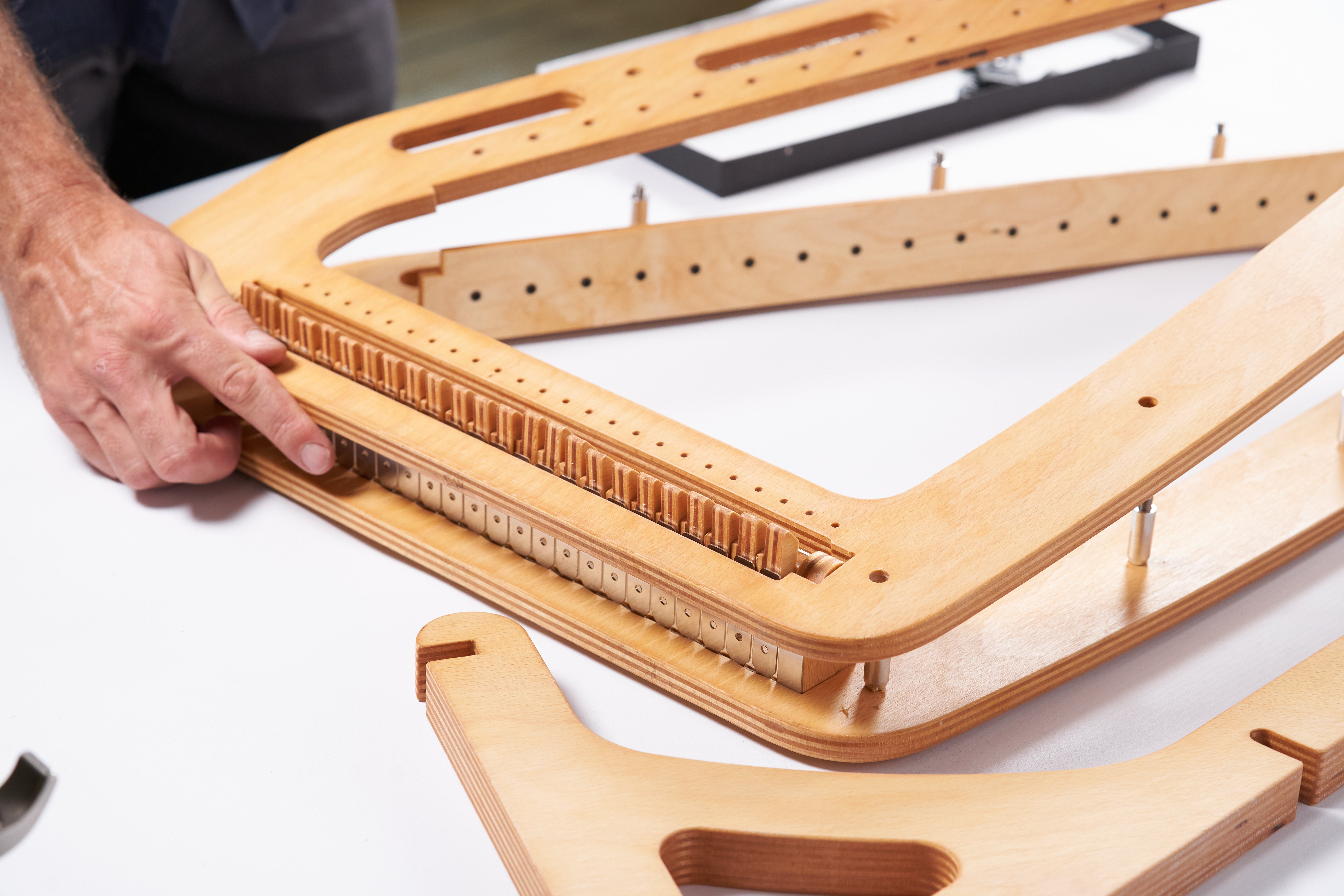 Harp-E - 24 Sting Harp with Carry Bag and carry straps included